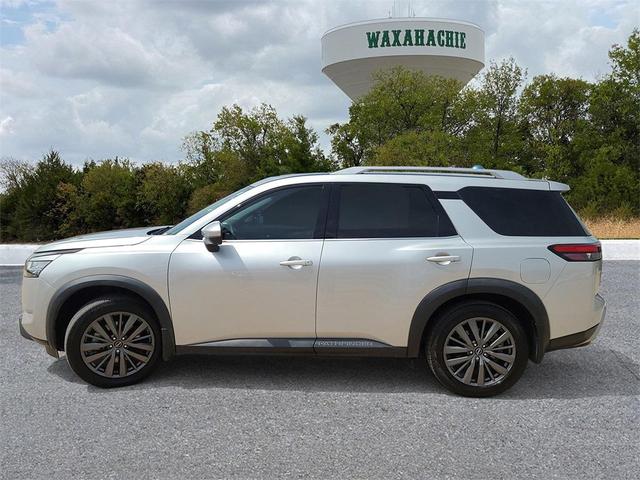 Photo of 2022 Brilliant Silver Metallic Nissan Pathfinder