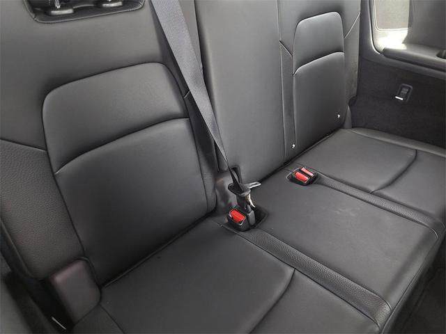 Photo of 2022 Brilliant Silver Metallic Nissan Pathfinder