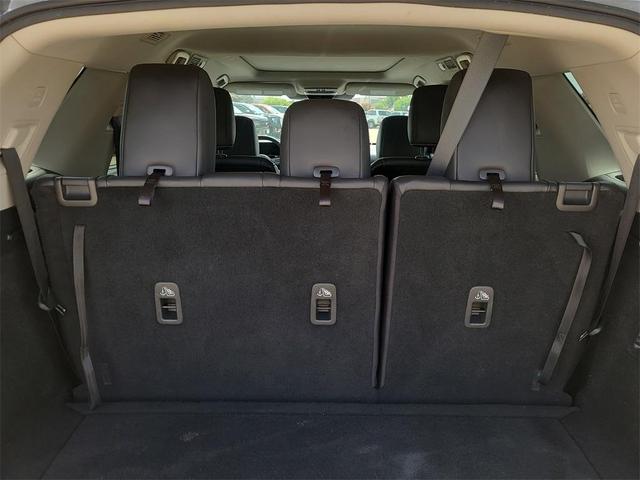 Photo of 2022 Brilliant Silver Metallic Nissan Pathfinder