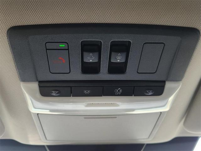 Photo of 2022 Brilliant Silver Metallic Nissan Pathfinder