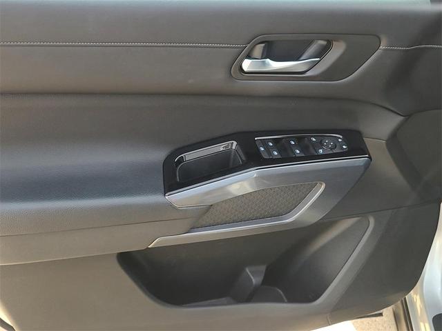 Photo of 2022 Brilliant Silver Metallic Nissan Pathfinder