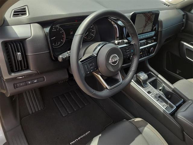 Photo of 2022 Brilliant Silver Metallic Nissan Pathfinder