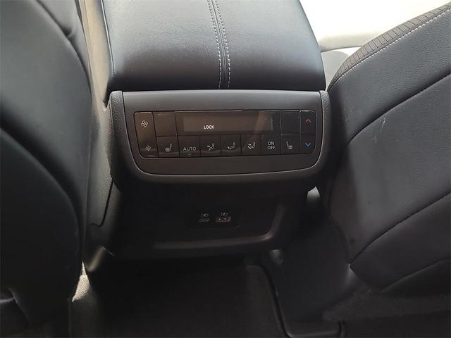 Photo of 2022 Brilliant Silver Metallic Nissan Pathfinder