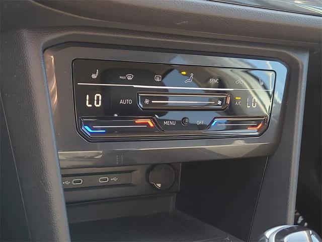Photo of 2024 Platinum Gray Metallic Volkswagen Tiguan