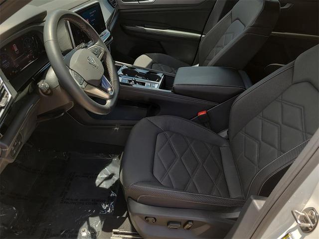 Photo of 2024 Pure White Volkswagen Atlas Cross Sport