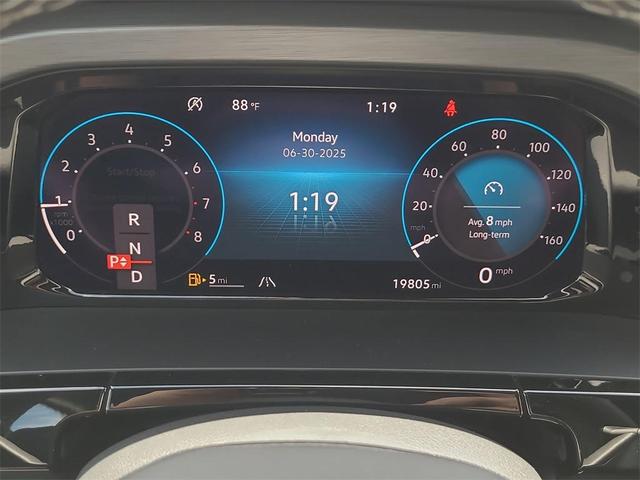Photo of 2024 Pure White Volkswagen Atlas Cross Sport