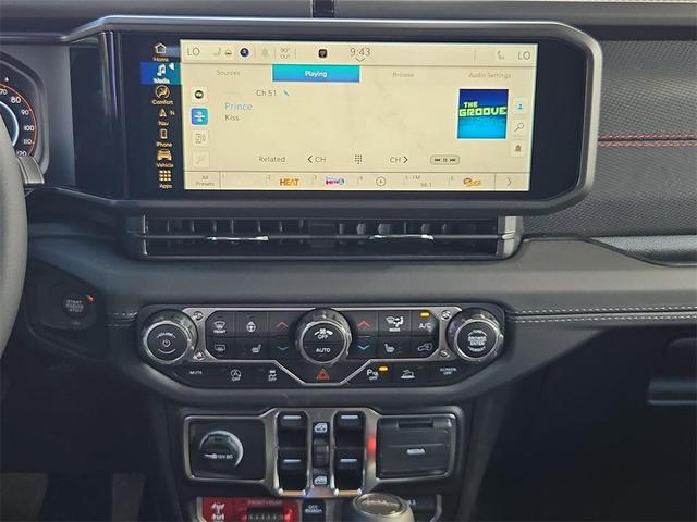Photo of 2025 Anvil Clearcoat Jeep Gladiator