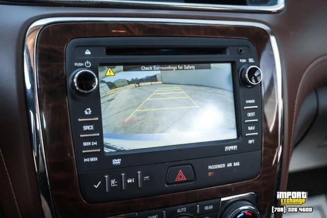 Photo of 2013 White Buick Enclave