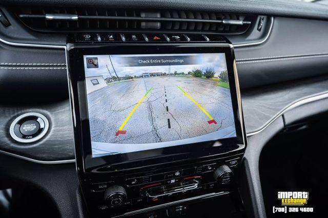 Photo of 2022 Silver Jeep Grand Cherokee