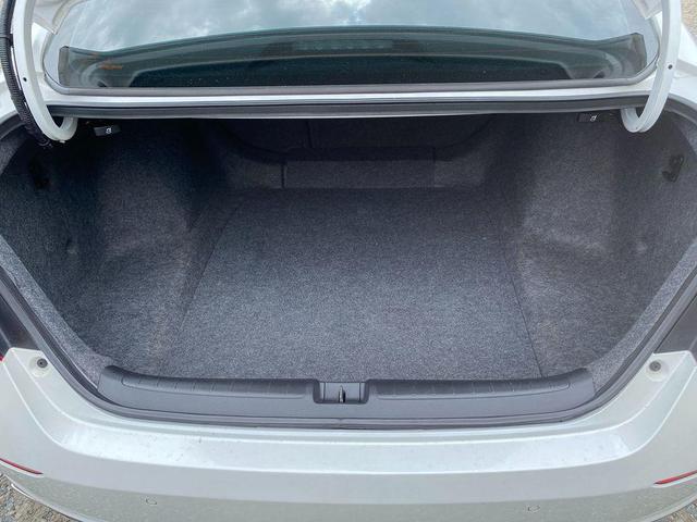 Photo of 2018 Platinum White Pearl Honda Accord