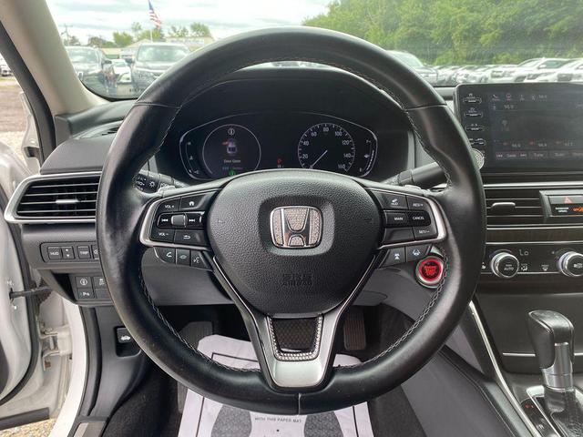 Photo of 2018 Platinum White Pearl Honda Accord