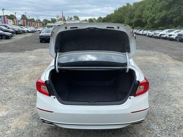 Photo of 2018 Platinum White Pearl Honda Accord