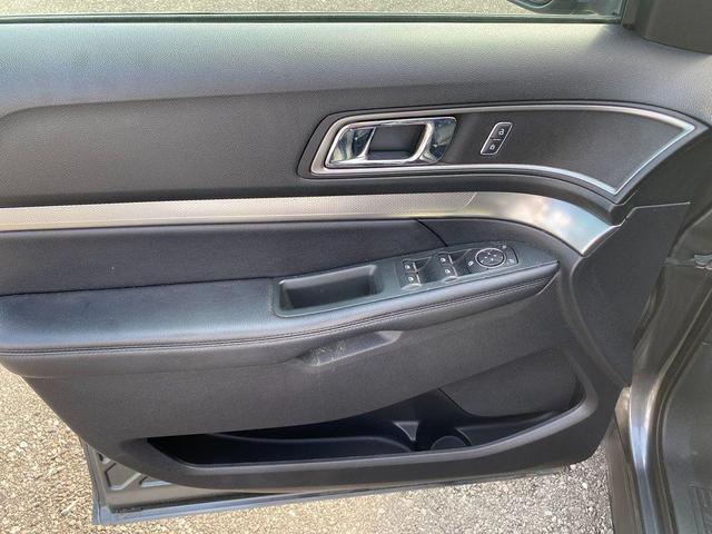 Photo of 2019 Magnetic Metallic Ford Explorer