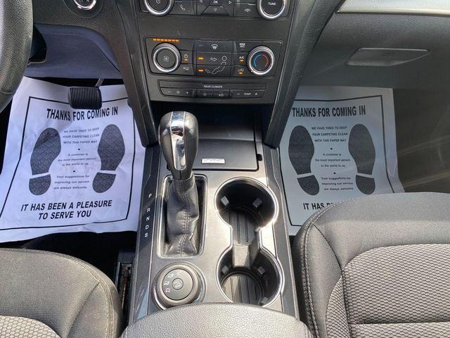 Photo of 2019 Magnetic Metallic Ford Explorer