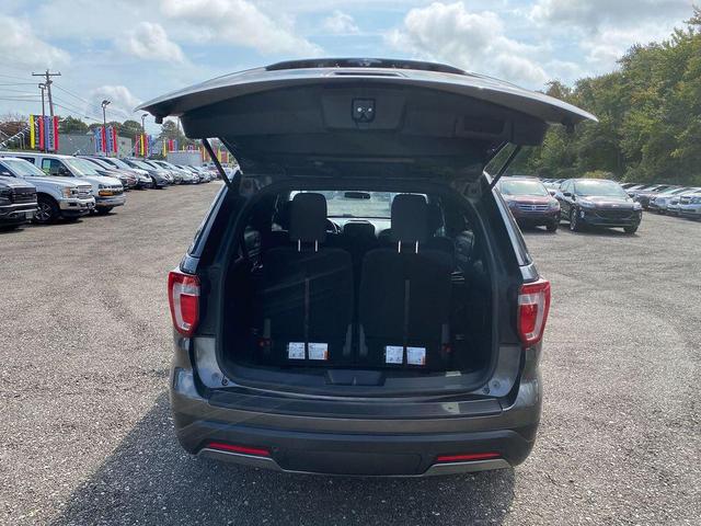 Photo of 2019 Magnetic Metallic Ford Explorer