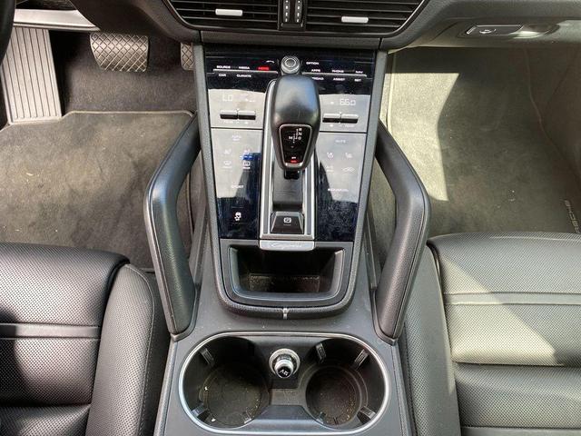 Photo of 2019 Moonlight Blue Metallic Porsche Cayenne