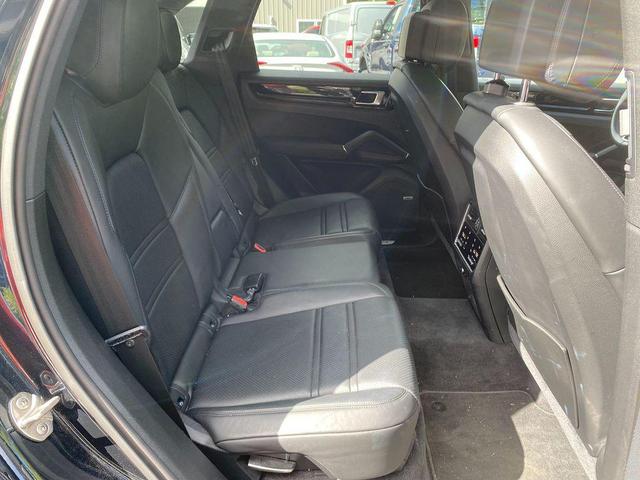 Photo of 2019 Moonlight Blue Metallic Porsche Cayenne