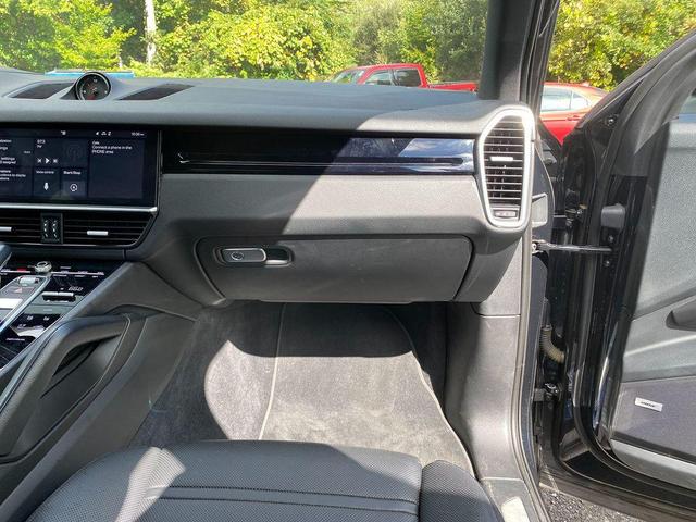 Photo of 2019 Moonlight Blue Metallic Porsche Cayenne