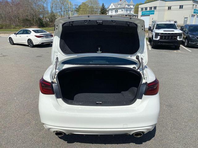 Photo of 2022 Pure White INFINITI Q50