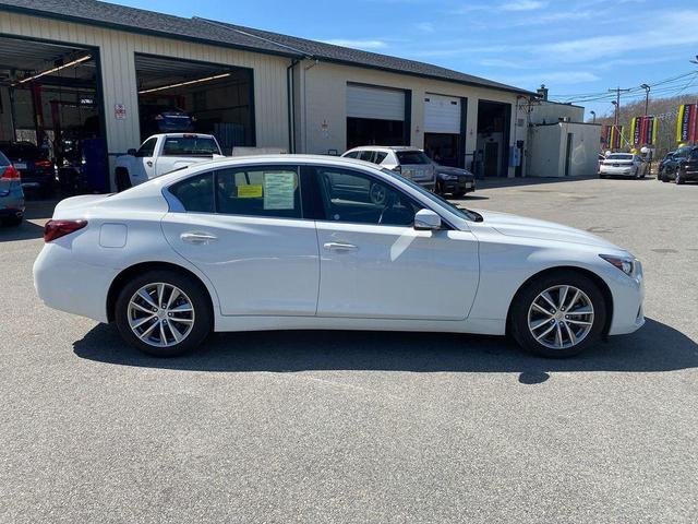Photo of 2022 Pure White INFINITI Q50