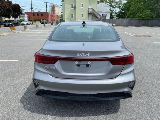 Photo of 2024 Steel Gray Kia Forte