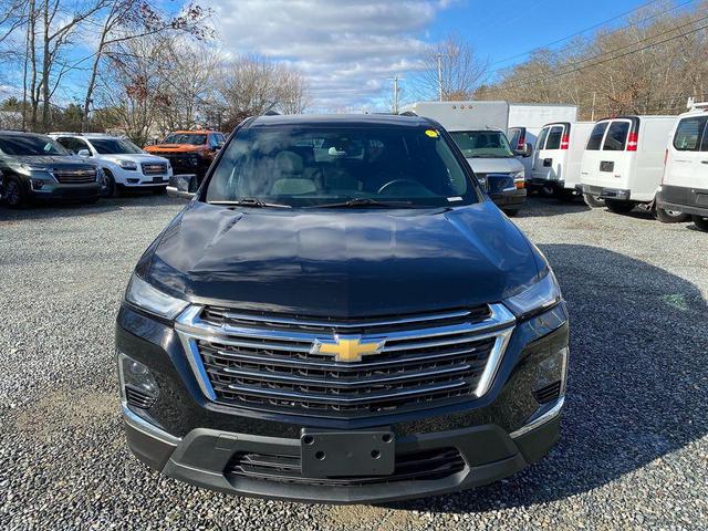 Photo of 2023 Mosaic Black Metallic Chevrolet Traverse