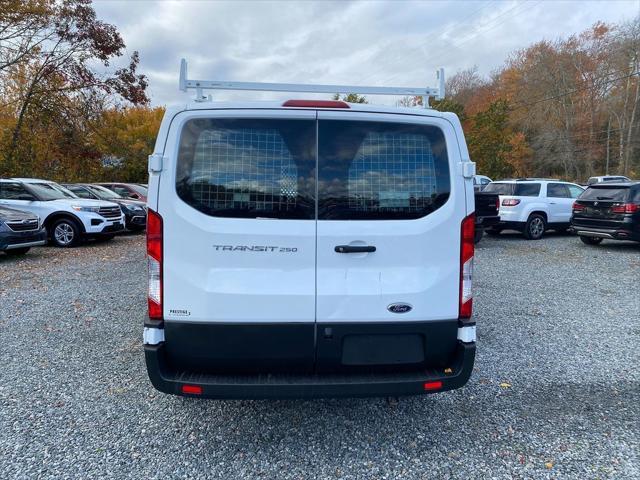 Photo of 2019 Oxford White Ford Transit-250