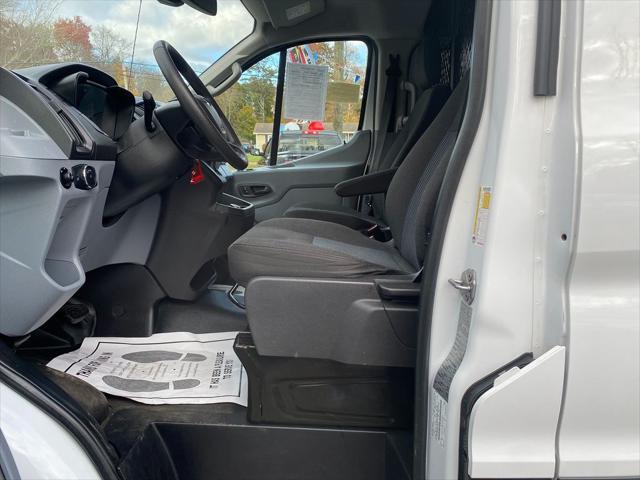 Photo of 2019 Oxford White Ford Transit-250
