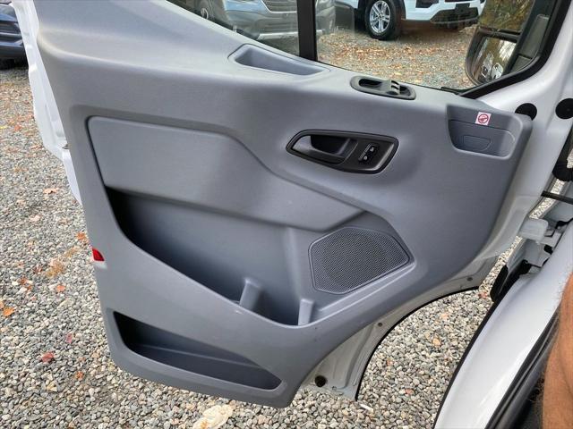 Photo of 2019 Oxford White Ford Transit-250