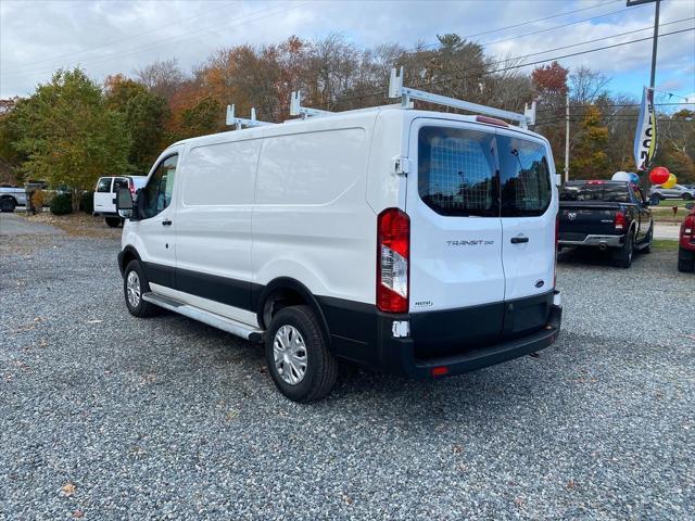 Photo of 2019 Oxford White Ford Transit-250