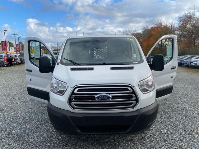 Photo of 2019 Oxford White Ford Transit-250