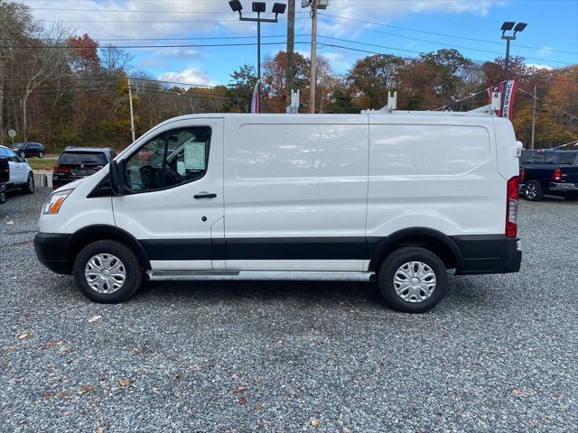 Photo of 2019 Oxford White Ford Transit-250