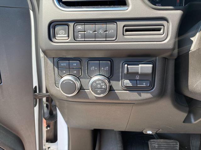 Photo of 2021 Summit White GMC Yukon XL