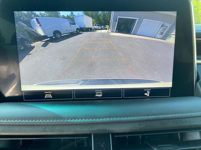 Photo of 2021 Summit White GMC Yukon XL