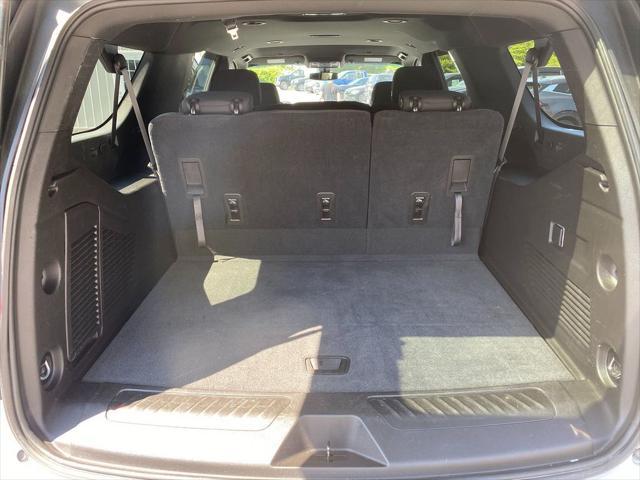 Photo of 2021 Summit White GMC Yukon XL