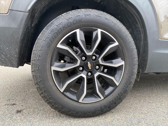 Photo of 2022 Zeus Bronze Metallic Chevrolet Trailblazer