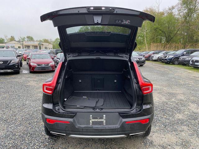 Photo of 2019 Onyx Black Metallic Volvo XC40