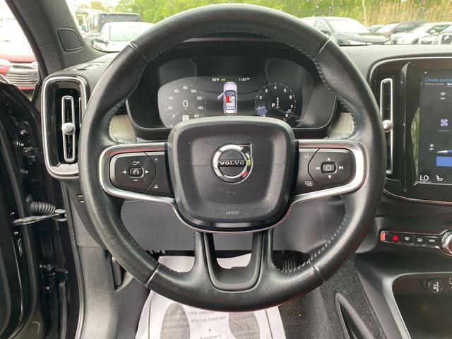 Photo of 2019 Onyx Black Metallic Volvo XC40