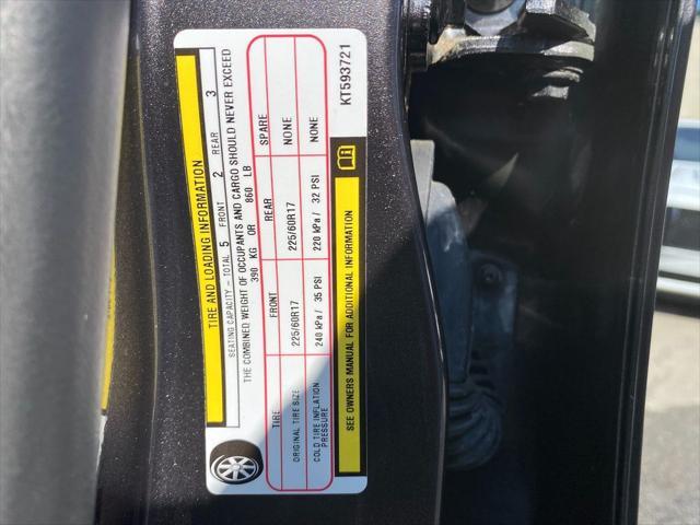 Photo of 2019 Granite Crystal Metallic Clearcoat Jeep Compass