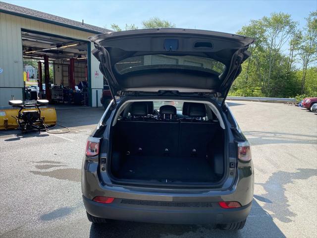 Photo of 2019 Granite Crystal Metallic Clearcoat Jeep Compass