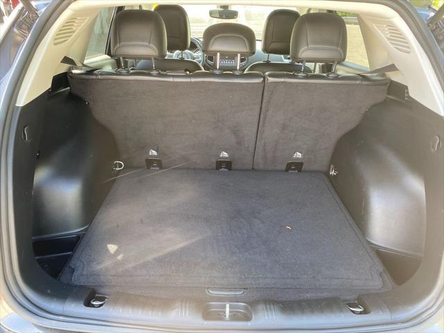 Photo of 2019 Granite Crystal Metallic Clearcoat Jeep Compass