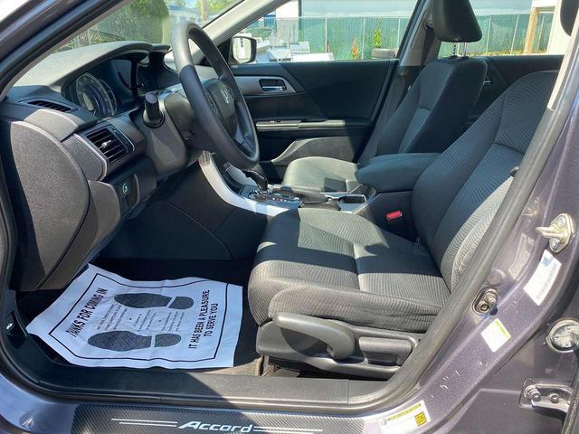 Photo of 2015 Alabaster Silver Metallic Honda Accord