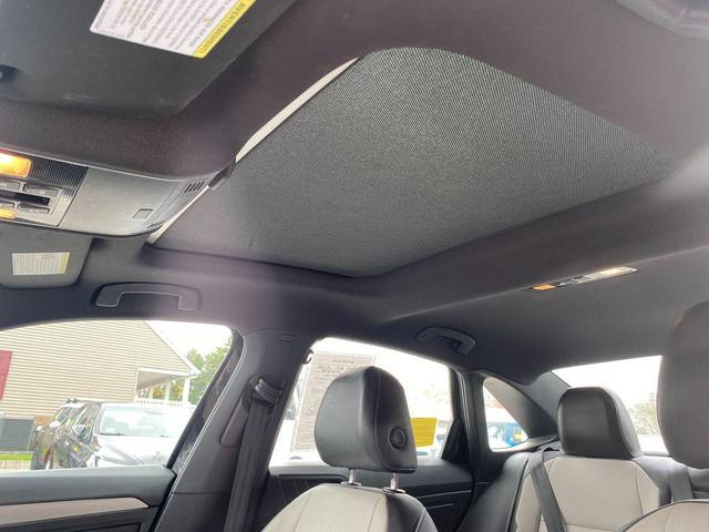Photo of 2019 Black Uni Volkswagen Jetta
