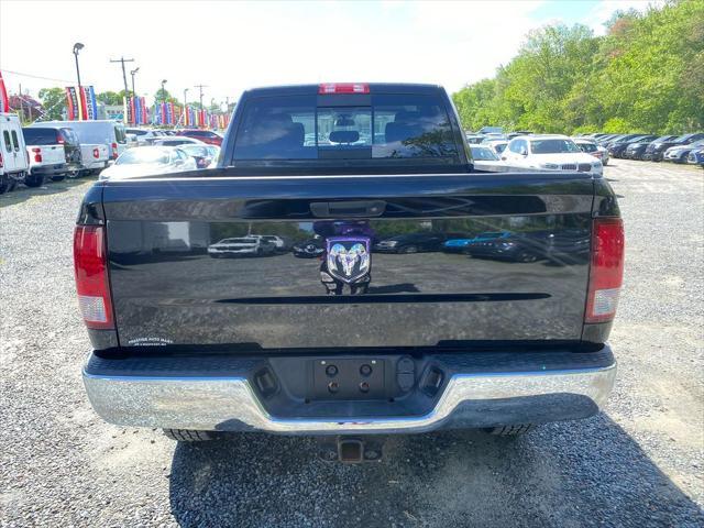 Photo of 2017 Brilliant Black Crystal Pearlcoat RAM 2500