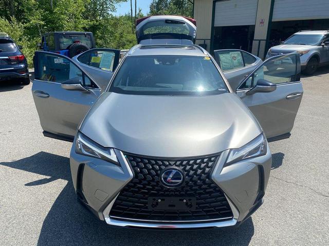 Photo of 2021 Atomic Silver Lexus UX 250h