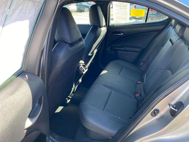 Photo of 2021 Atomic Silver Lexus UX 250h