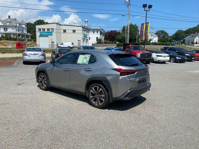 Photo of 2021 Atomic Silver Lexus UX 250h