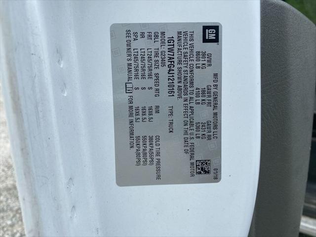 Photo of 2018 Summit White GMC Savana 2500