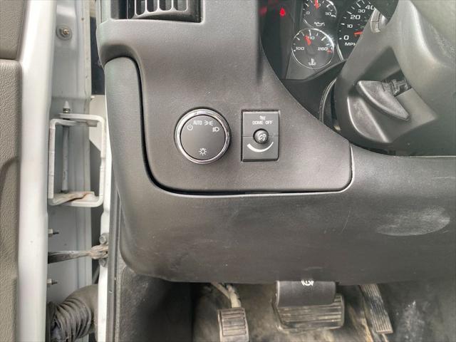 Photo of 2018 Summit White GMC Savana 2500