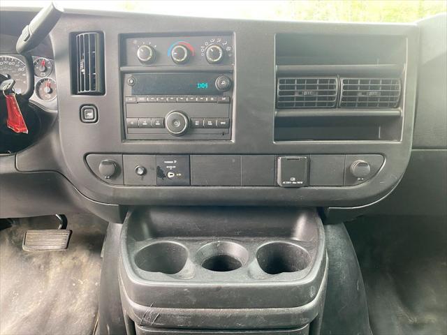 Photo of 2018 Summit White GMC Savana 2500